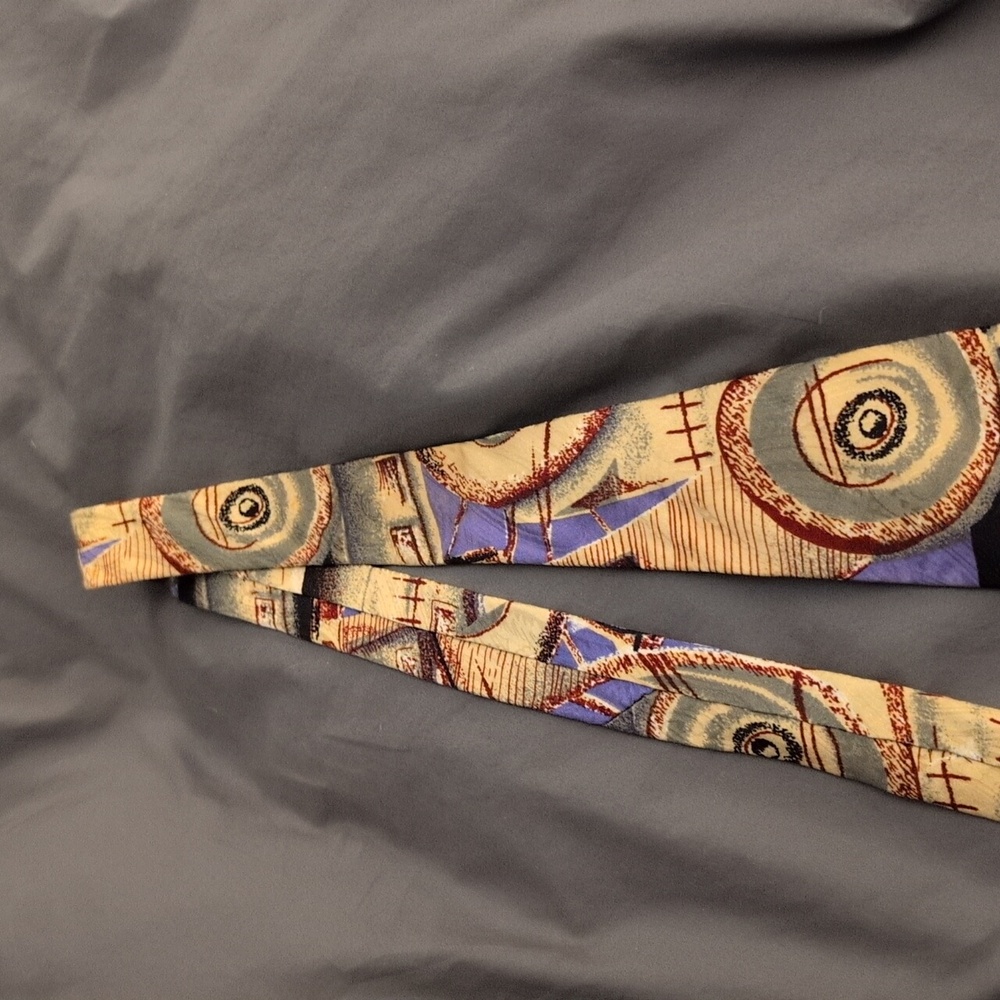 Abstract Patterned Tie - Picture 4 of 7